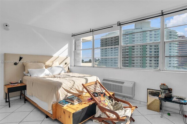Building Photo - 5313 Collins Ave