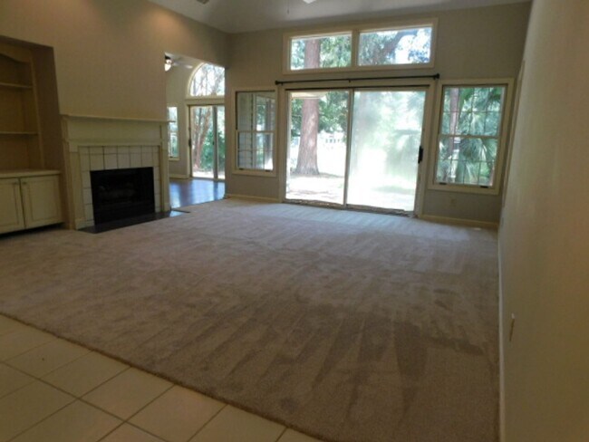 Building Photo - Nice Home In Hilton Head Plantation