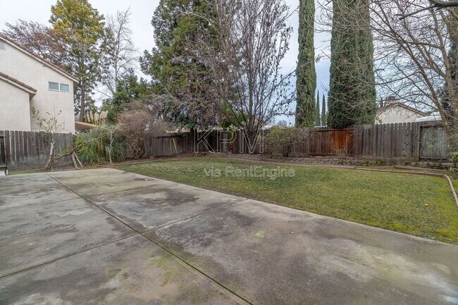 Building Photo - 1106 Klemeyer Cir