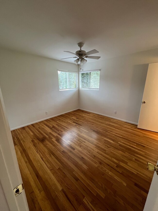 Building Photo - 217 Gridley Rd