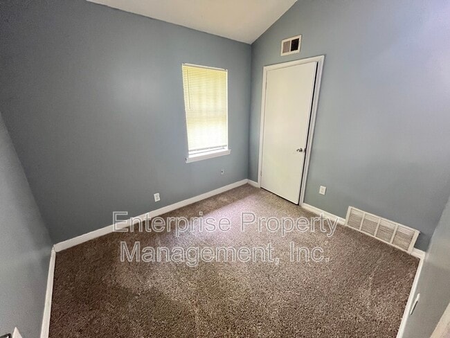 Building Photo - 401 N Manassas St