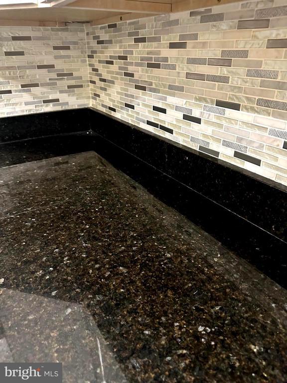 Building Photo - 6300 Bentham Ct