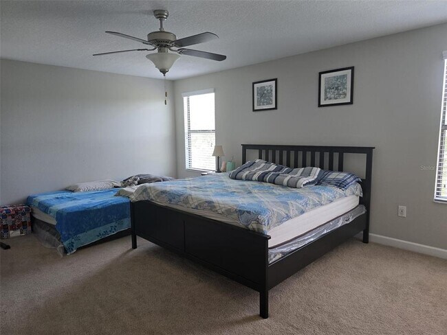 Building Photo - 4335 Mount Bandon Dr