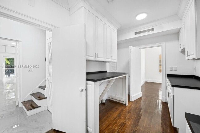 Building Photo - 1545 Meridian Ave