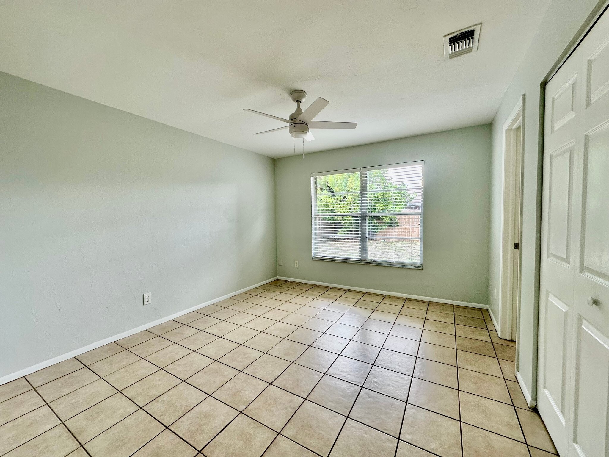 Building Photo - 7433 Pebble Beach Rd