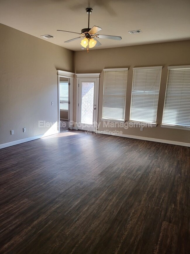 Building Photo - 2214 Kintyre Rd