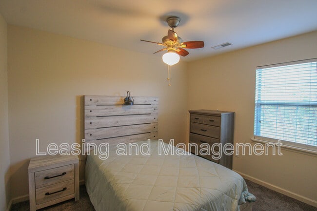 Building Photo - 796 Harbor Pl Dr