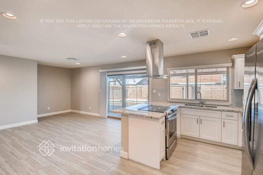 Building Photo - 2450 E Hermosa Dr