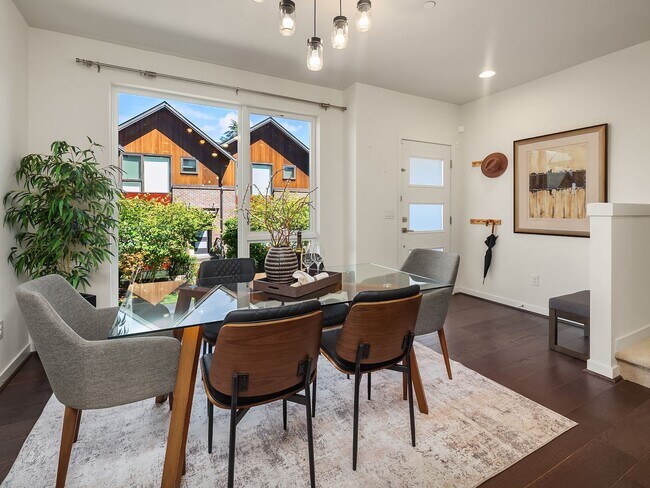 Building Photo - 3bd/3ba Seattle Townhome
