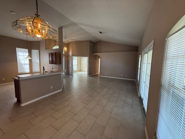 Building Photo - 2735 Cedaridge Cir