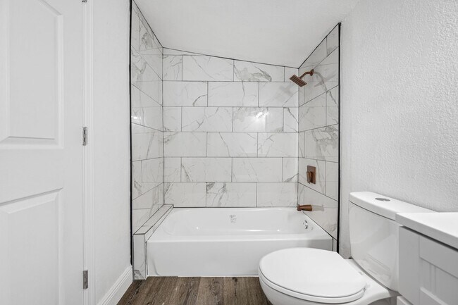 Building Photo - Fully Renovated 3-Bedroom, 2-Bathroom Home...