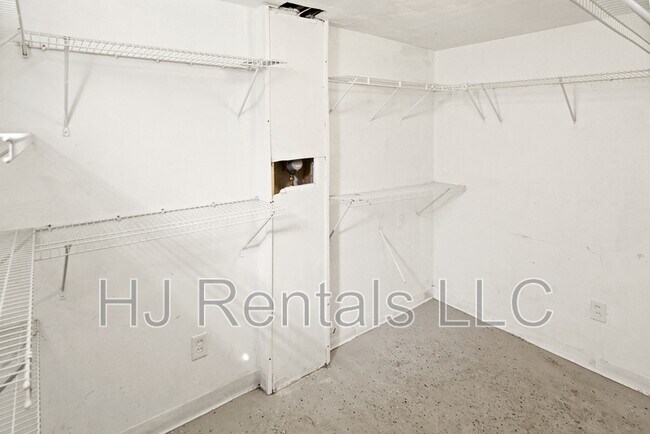 Building Photo - 1738 Bradshaw Dr