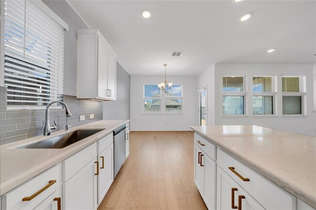 Building Photo - 2050 Egret Ave