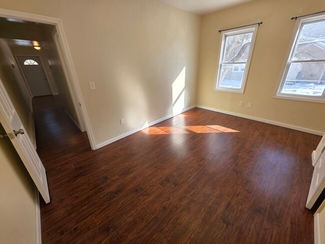 Building Photo - 2 Bedroom Apartment - Loch Sheldrake