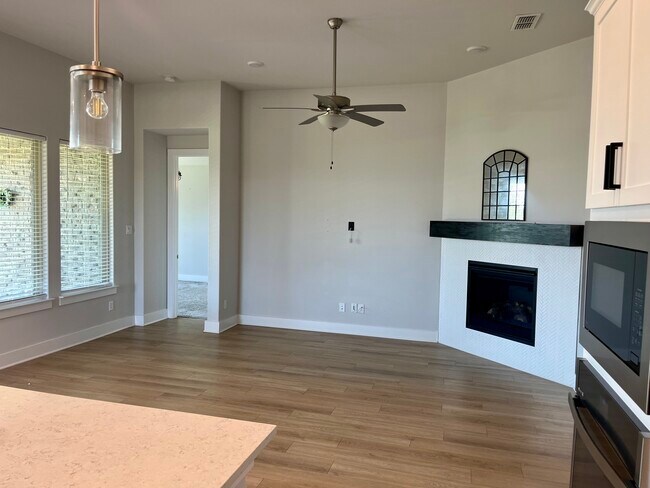 Building Photo - 2816 Sage Brush Dr