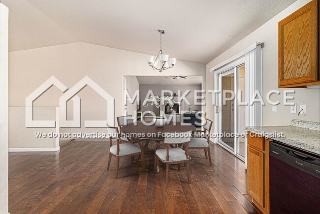 Building Photo - 147 S Golfwood Dr W