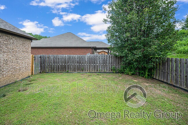 Building Photo - 252 Chesser Park Dr