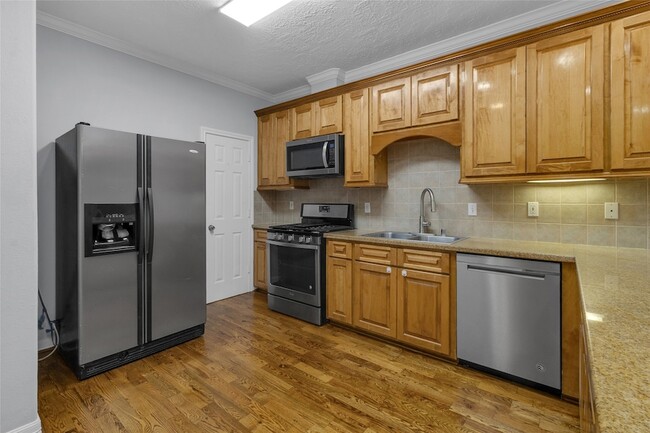 Building Photo - 341 W 23rd St