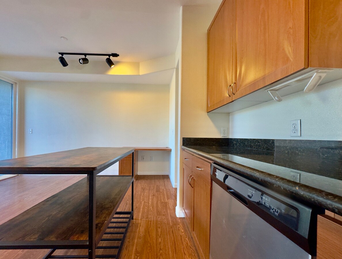 Building Photo - 1121 40th St