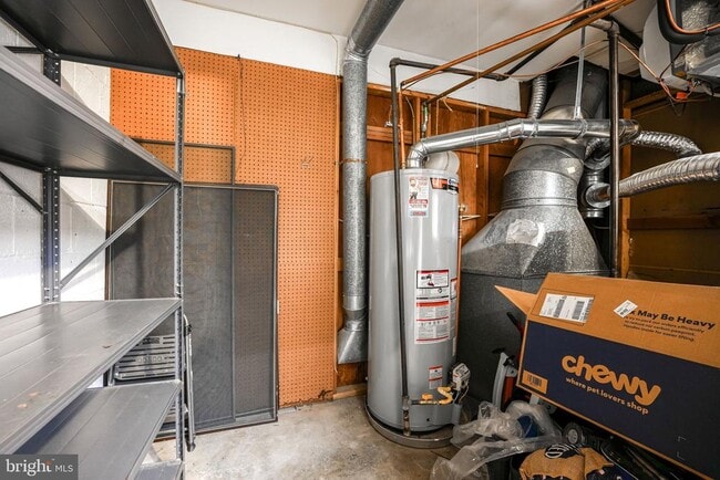 Building Photo - 4908 Sauquoit Ln