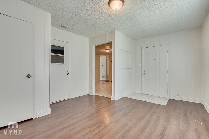 Building Photo - 5054 Virgil St