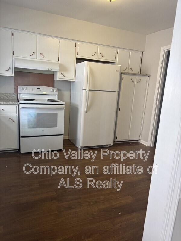 Building Photo - 2551 Glenmary Ave