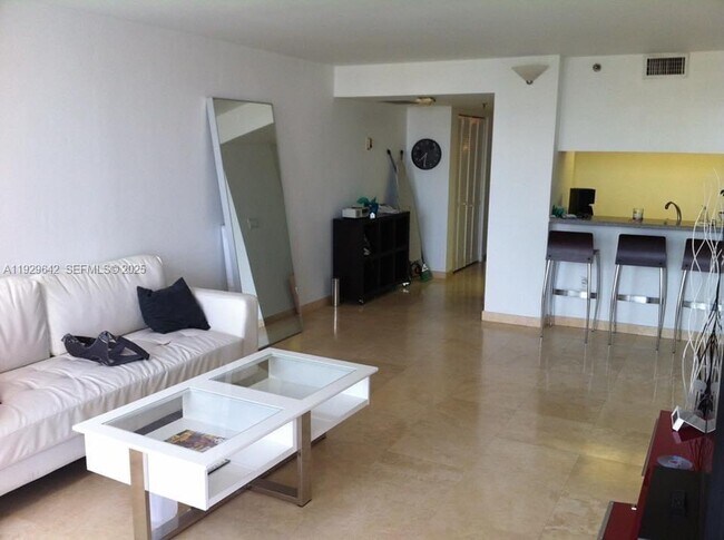 Building Photo - 555 NE 15th St