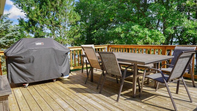 Building Photo - 15955 Bayview Dr NE