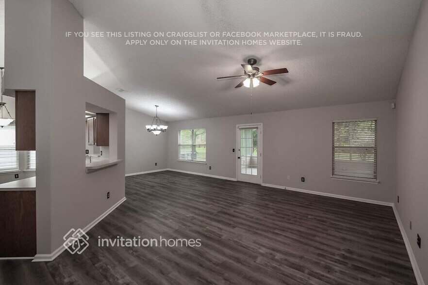 Building Photo - 8800 Fieldside Dr S