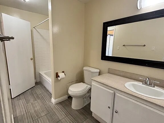 Building Photo - 6742 Western Ave