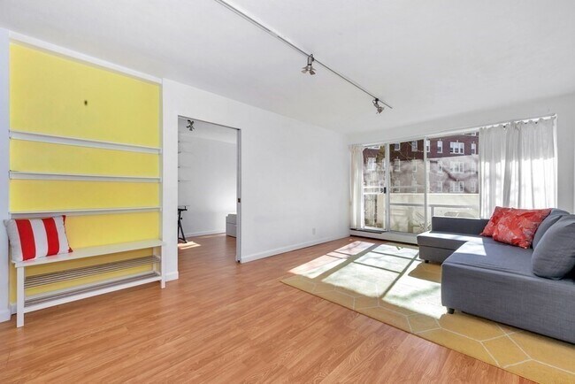 Building Photo - 31 Concord Ave