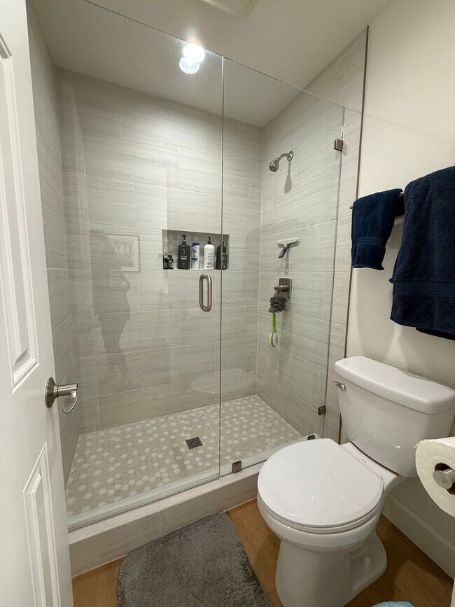 Building Photo - Gorgeous Remodeled 2Br/2Ba house W/2 Car attached  Garage in Oaks North