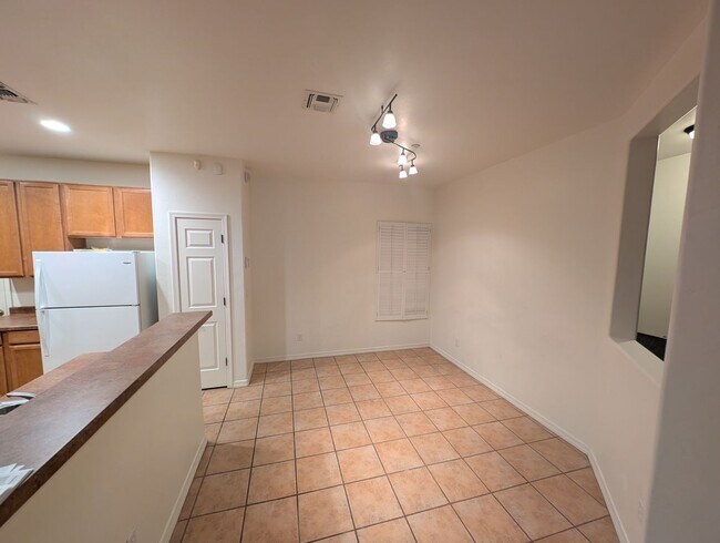 Building Photo - 4 Bedroom and 2.5 Bath Rental