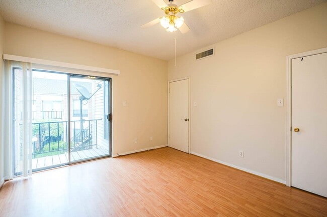 Building Photo - 3742 Thistlemont Dr