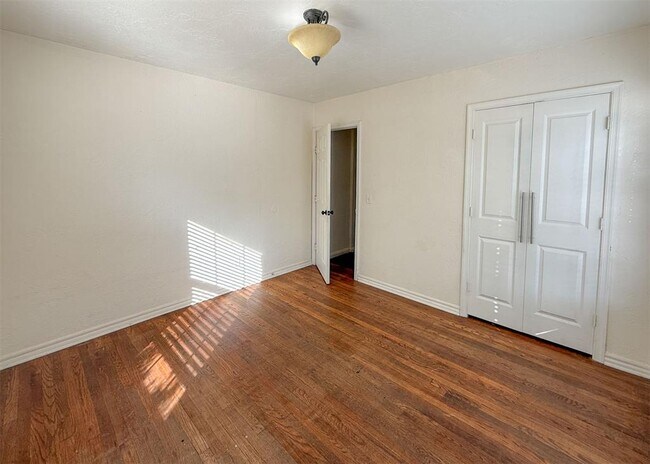 Building Photo - 2341 NW 37th St