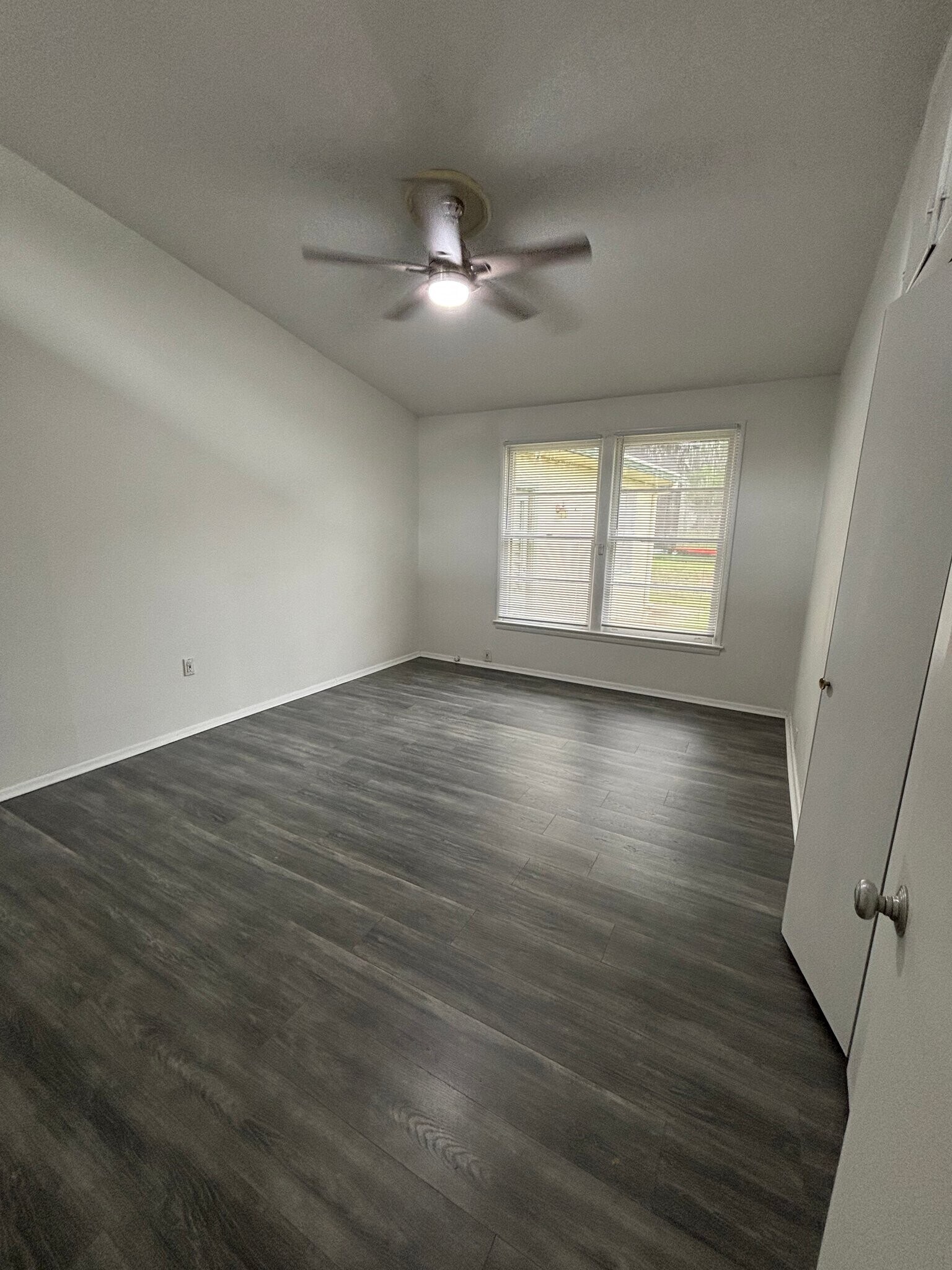Building Photo - 1322 Knollwood Dr