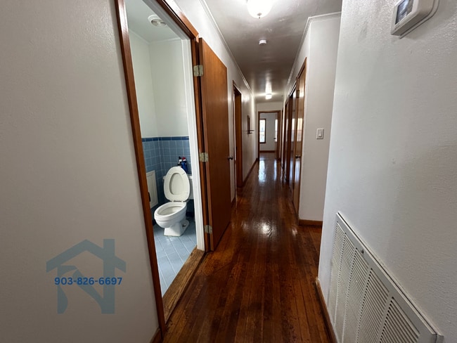 Building Photo - 2808 W Main St