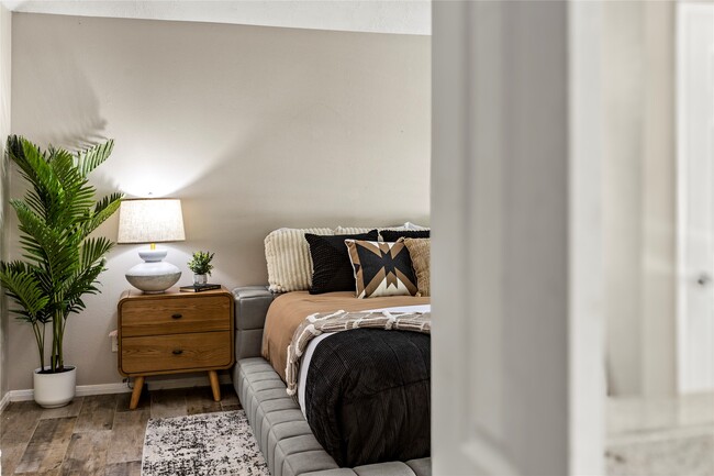 Building Photo - 170 April Cove