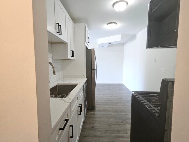 Building Photo - 1375 Rebecca Dr