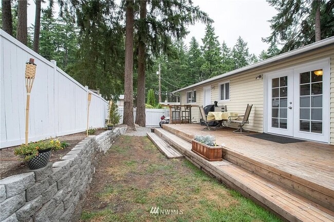 Building Photo - 3 Bed 2 Bath Graham Home w/ Beautiful Kitc...