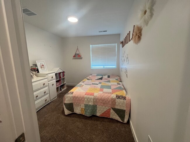 Building Photo - 2804 N Airmen Ave