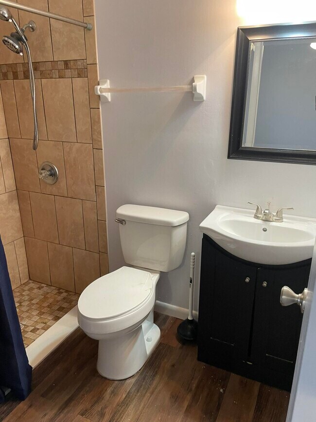 Building Photo - 1757 SW Cameo Blvd