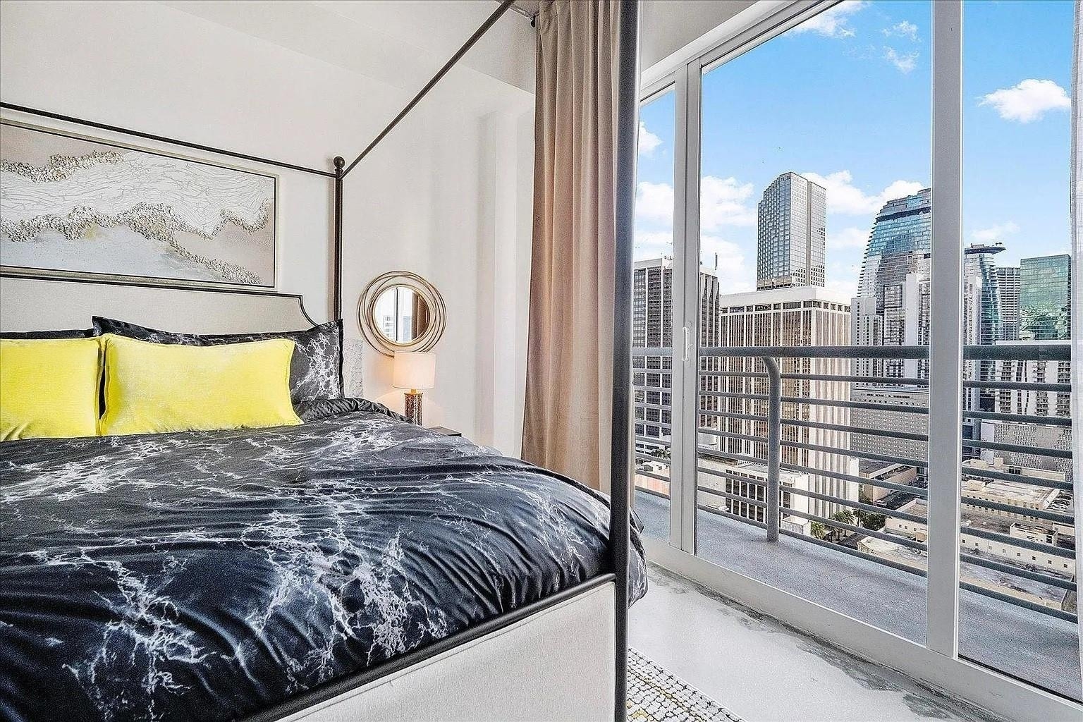 Building Photo - 133 NE 2nd Ave