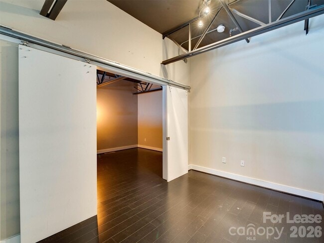 Building Photo - 927 Westmere Ave