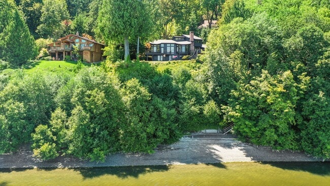 Building Photo - Stunning 3,146 Sq. Ft. Olympia Waterfront ...