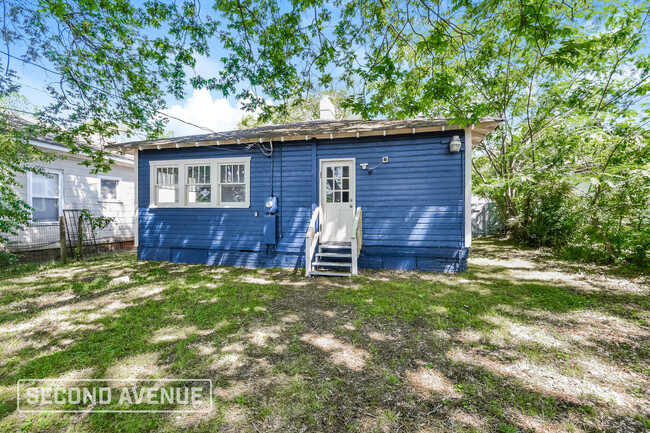 Building Photo - 519 4th Ct W
