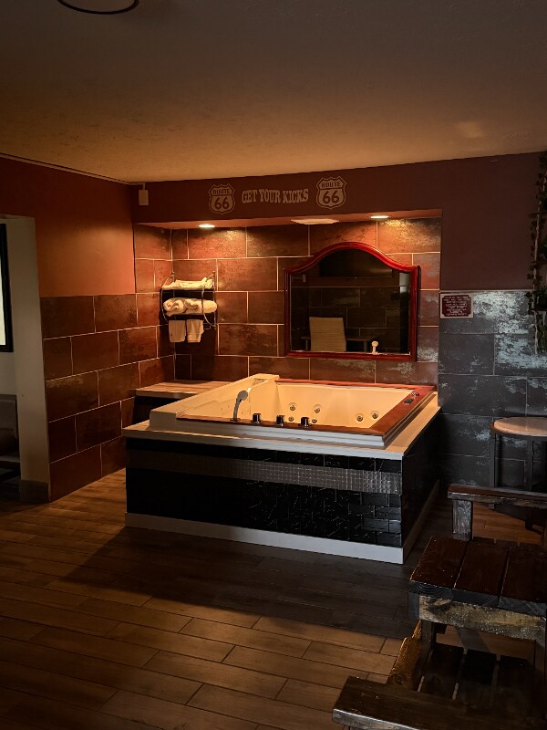 Building Photo - 625 E St Joseph St