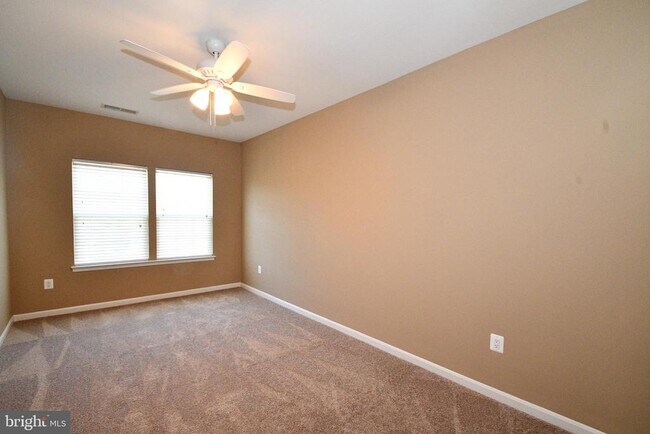 Building Photo - 9 Latham Ln
