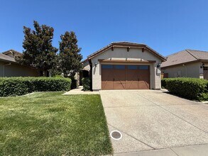 Building Photo - 55+ Community Home in Great Condition!