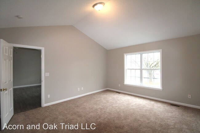 Building Photo - 3 br, 2 bath House - 215 Old Treybrooke Dr